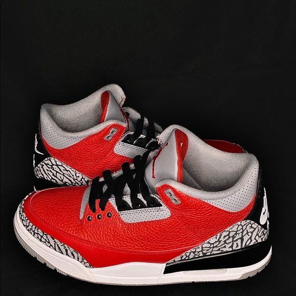 Unite fire red Jordan 3s - Picture 2 of 5
